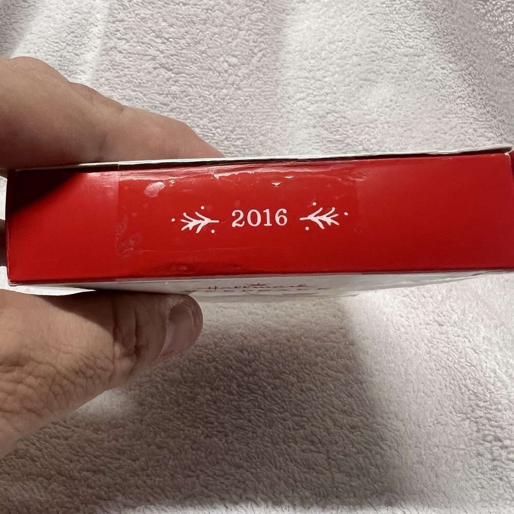 Hallmark Keepsake Ornament 2016 The Miracle of Christmas This Family Believes - Picture 5 of 14